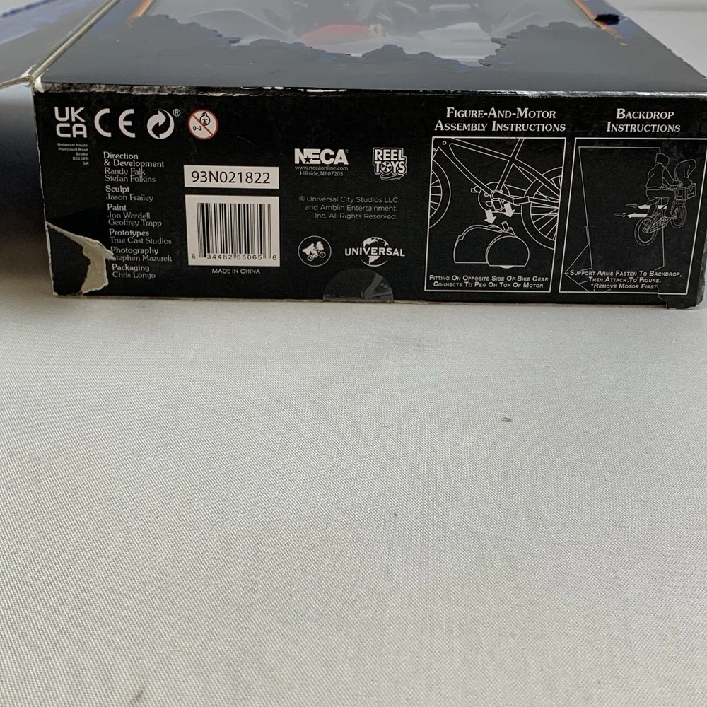 NECA E.T The‎ Extra-Terrestrial 40th Anniversary Elliott and E.T. on Bicycle Set